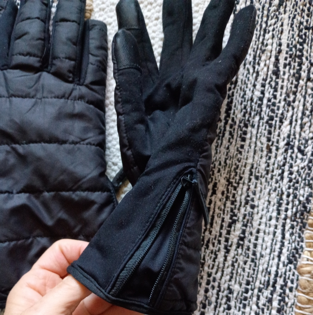 Black Women's Insulated Winter Gloves with Zipper Cuff